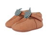 A pair of toddler's Donsje Baby Carrot Shoes in a soft brown suede, featuring decorative gray wings on each shoe. The background is transparent.