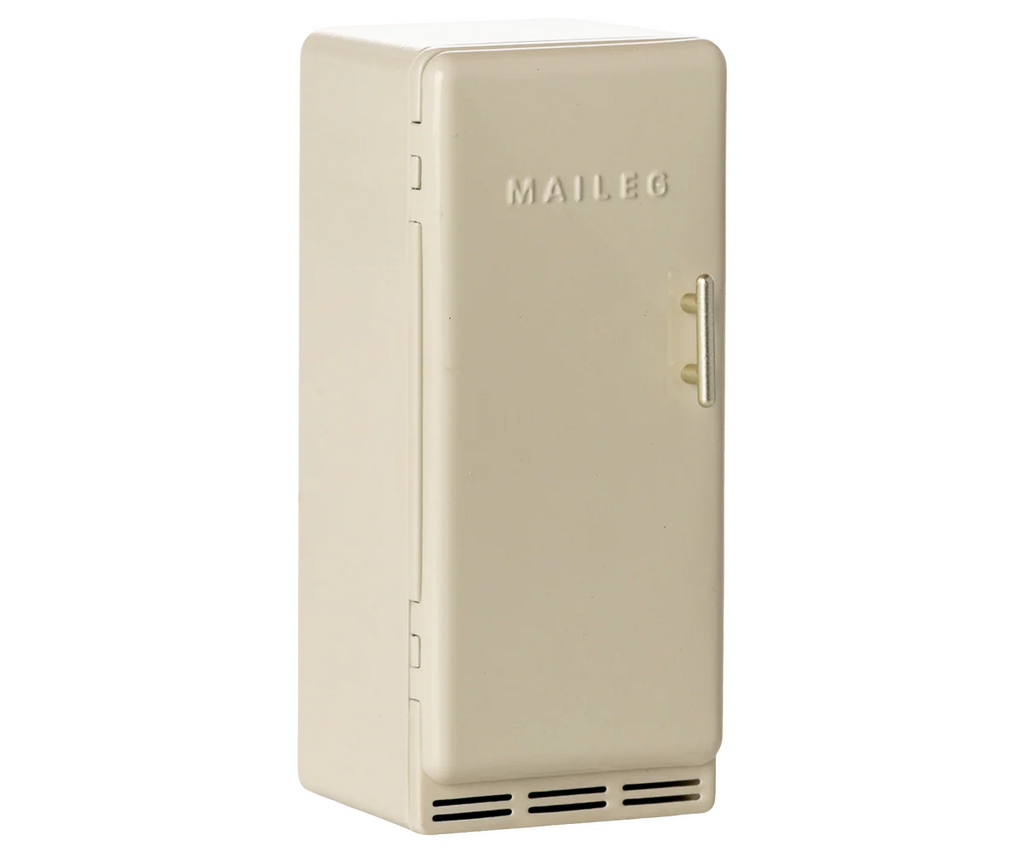 The PRE-ORDER: Fridge, Mouse - Off White is a small toy refrigerator with "MAILEG" on the door, inspired by vintage fridges—ideal for Maileg Mouse hole Farmhouse play. Features include a simple handle and vent-like details. Ships early October.