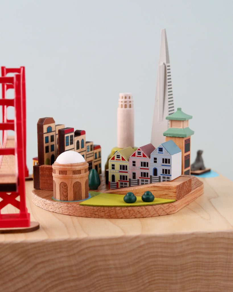 San Francisco themed music box with the Golden Bridge in the background.