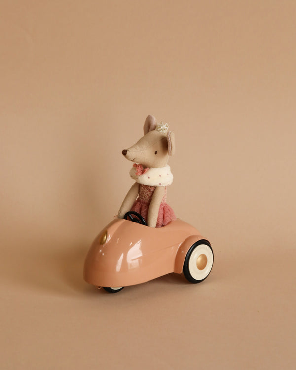 Mouse stuffed animal driving car toy