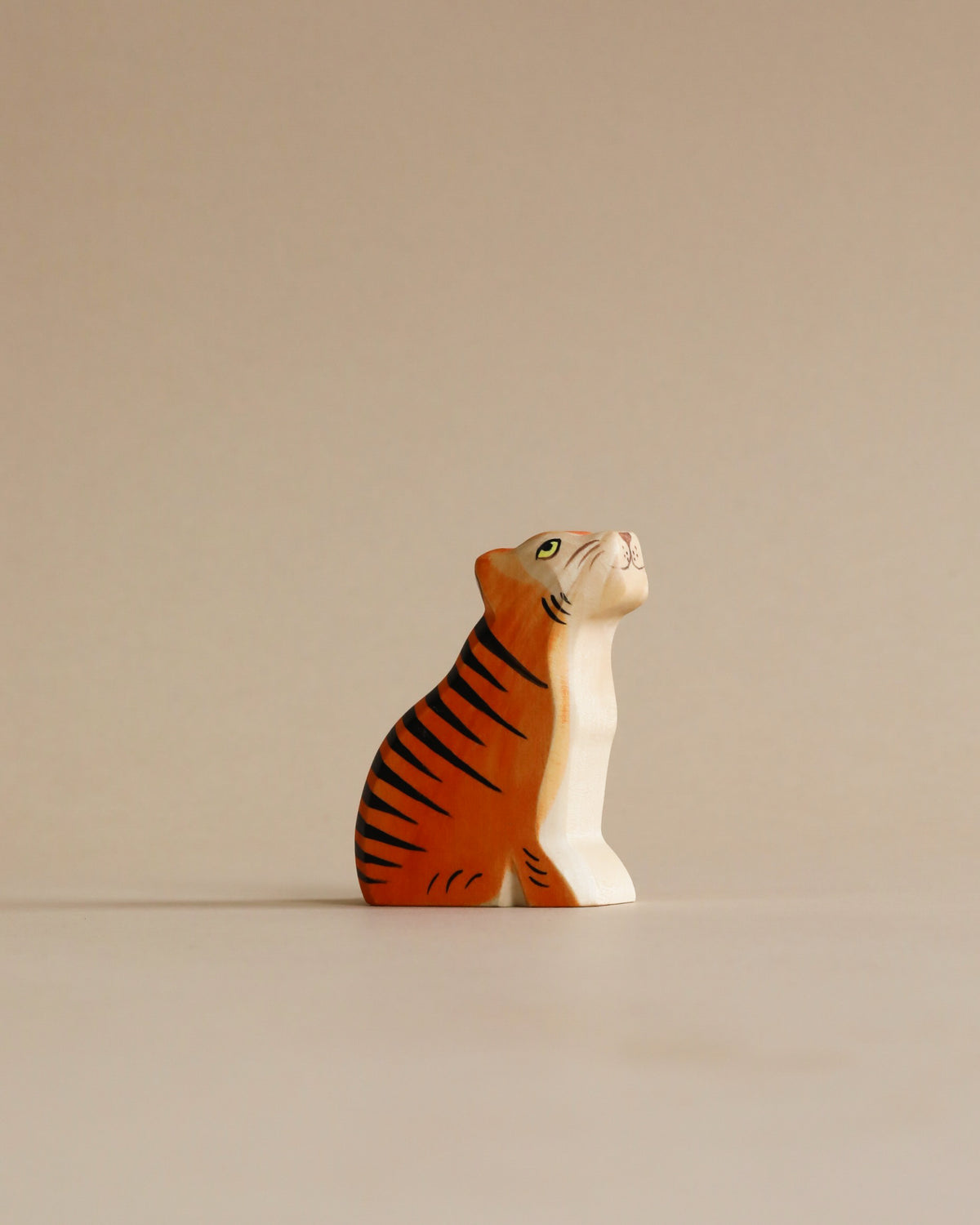 Handmade Holzwald Sitting Tiger– Odin Parker