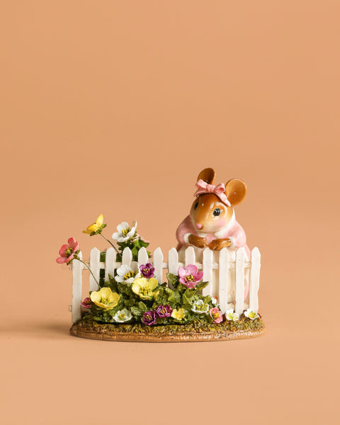 ネズミの陶器フィギュア多数セットWeeForestFolk Wee Forest Folk Tiny Collectible - Annette's Garden (Not a Toy