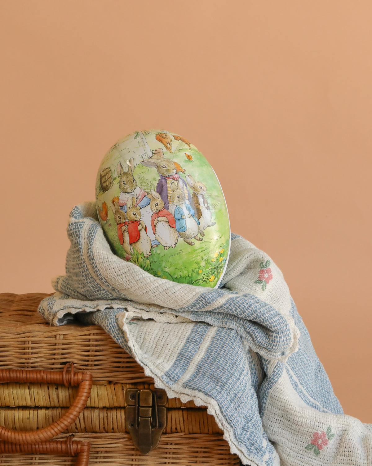 Cardboard Beatrix Potter Egg, Large (Rabbit Family In The Garden