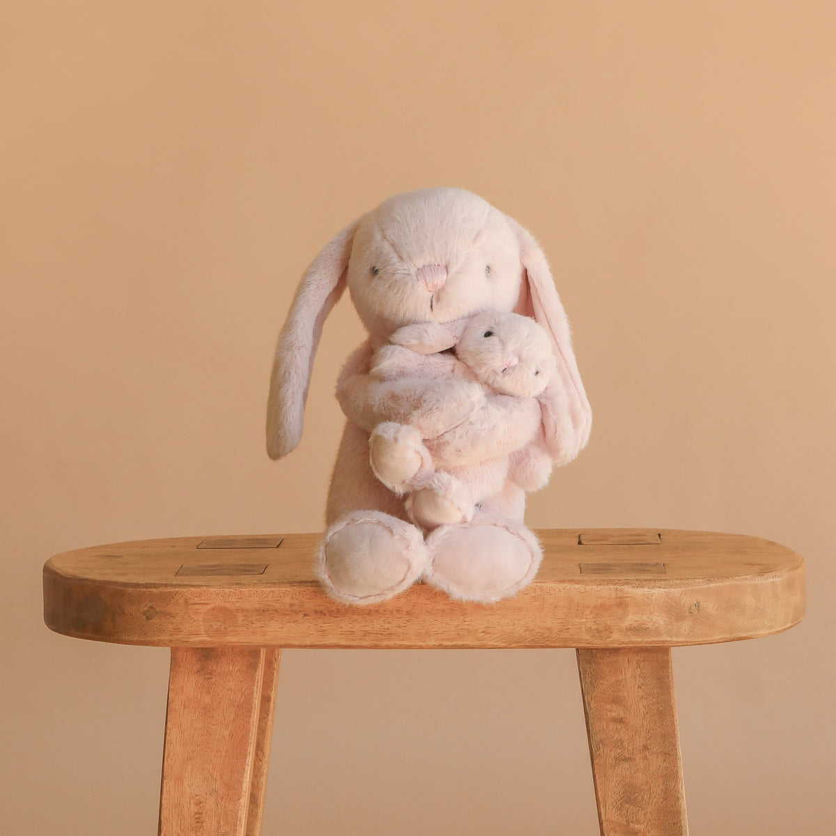 Snuggle Bunnies - Frankie the Hugging Bunny - Blossom– Odin Parker