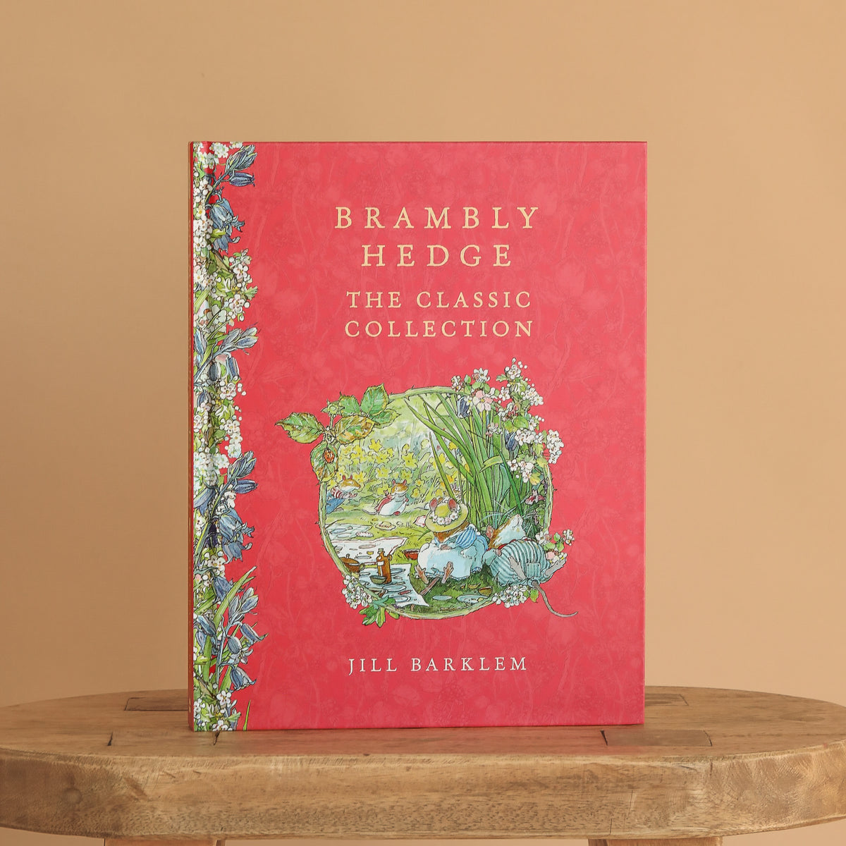 レア♪LAKELAND STUDIOS　Brambly Hedge Amazon.com: A Year in Brambly Hedge: Celebrating forty years