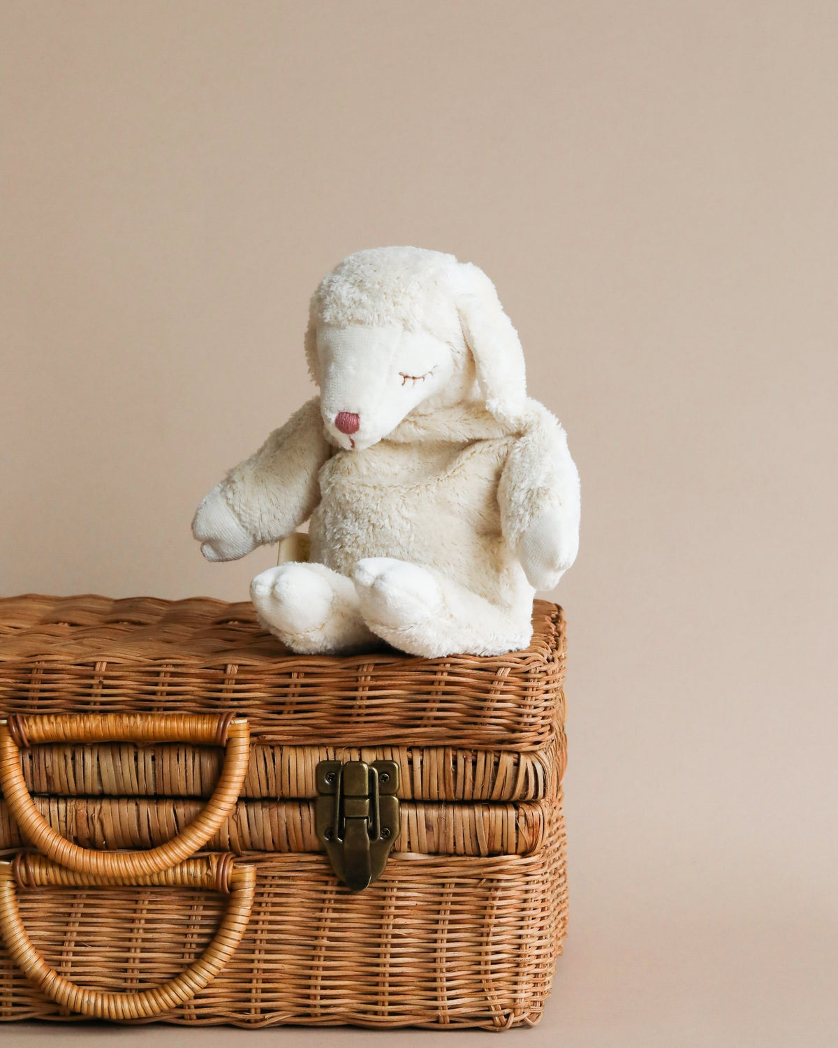 Senger Naturwelt Cuddly Animal - White Sheep– Odin Parker