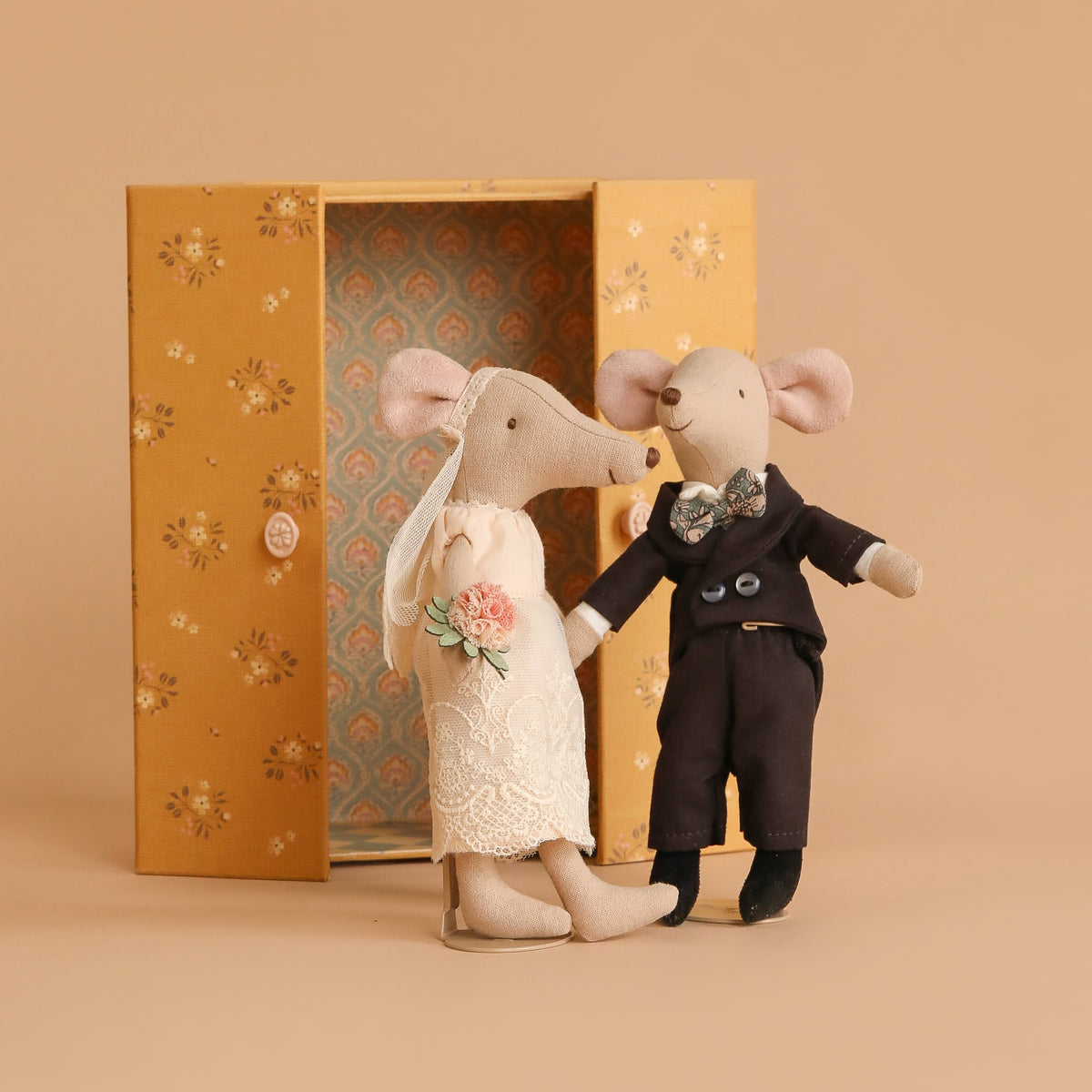 Maileg Wedding Mice Couple in Box, Mum and Dad– Odin Parker