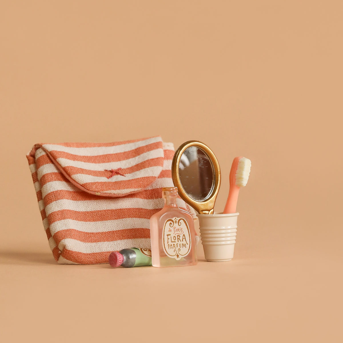 Maileg Toothbrush Set in Bag, Mouse - Coral Stripe– Odin Parker