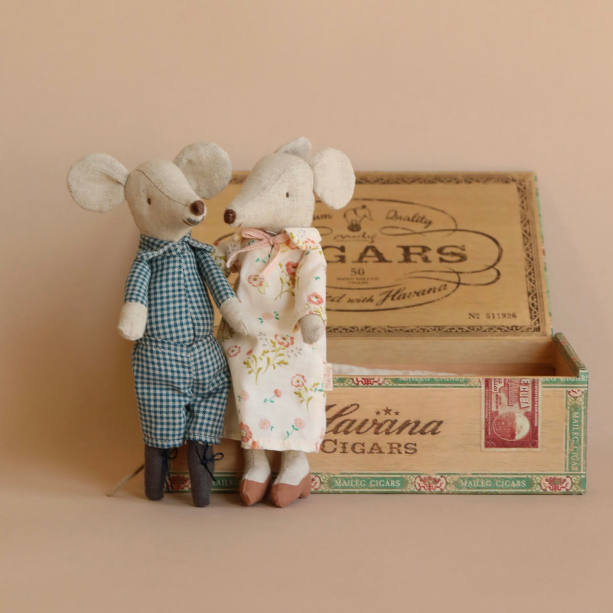 Maileg Grandma & Grandpa Mice in Cigarbox– Odin Parker