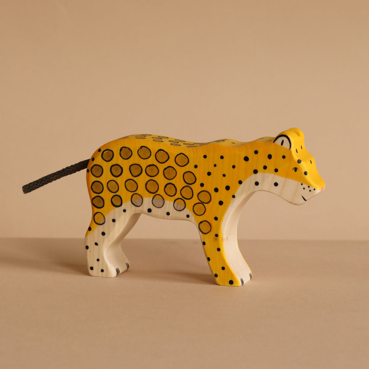 『 Yellow Leopard fam 』by Zuberi 30*40cm 2J2A8742-