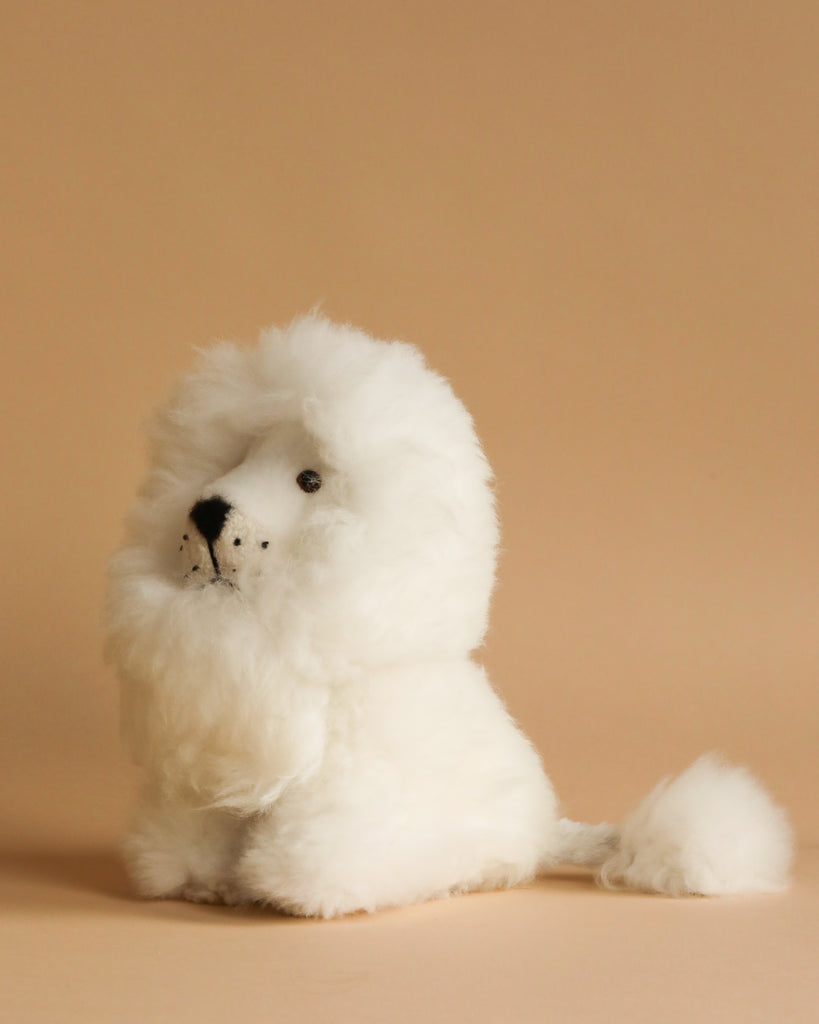 Small lion stuffed animal deals