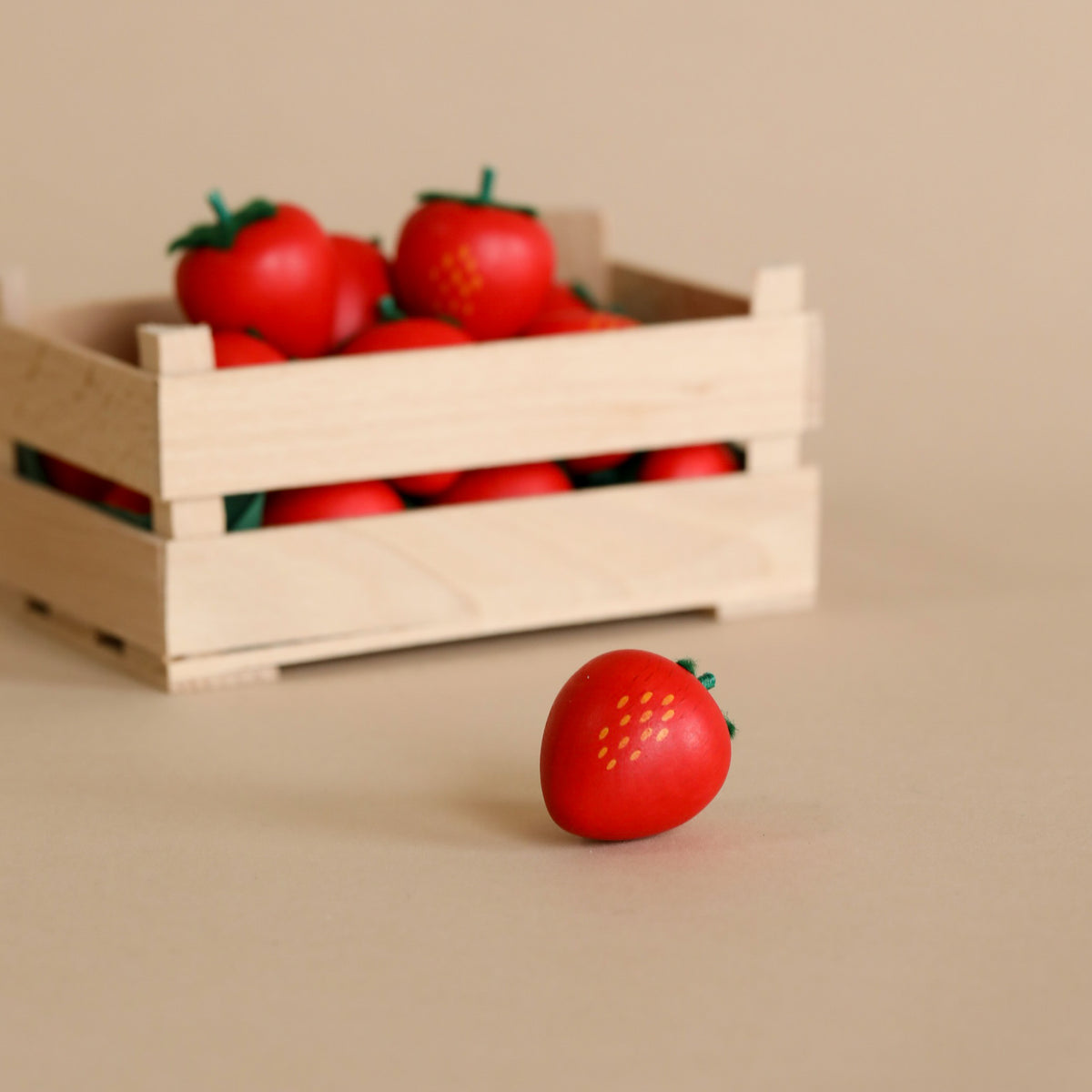 Erzi Strawberry Pretend Food– Odin Parker