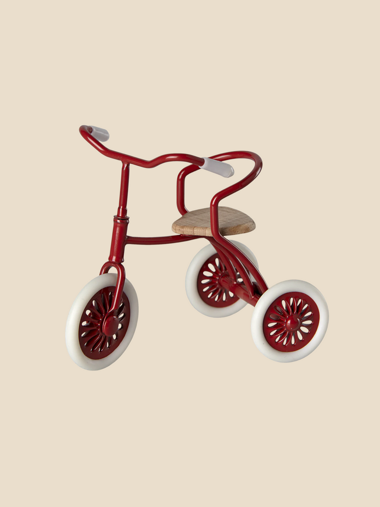 Miniature tricycle for mouse doll
