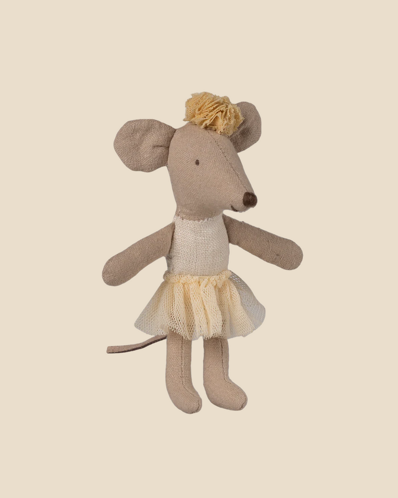 Pre-order the Maileg Ballerina Mouse, Little Sister - Off White, featuring a cream tutu and yellow headband, posed against a beige background. Expected arrival: 04/15/26.