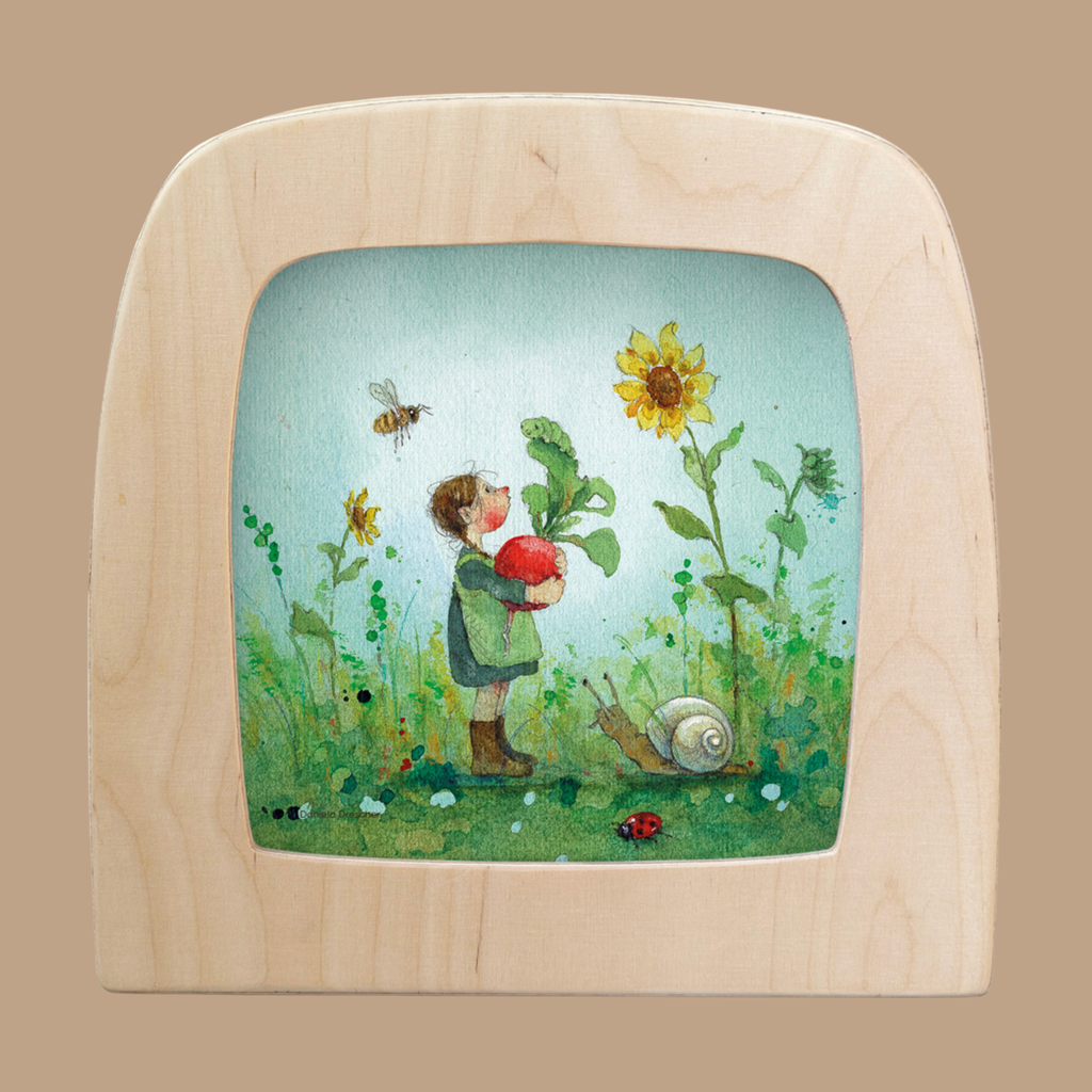 The "Silhouette Only - Snail for Toverlux Lamp" features a charming snail design, ideal for adding gentle Toverlux magic to your lamp and creating a whimsical atmosphere inspired by nature’s delicate wonders.