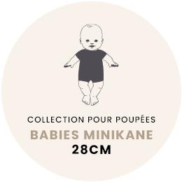 Illustration of a Minikane 11" doll wearing the Les P'tits Basique Bodysuit in Ribbed Cotton - Brown Sugar Hearts, with “Collection pour poupées Babies Minikane 28cm” text below.