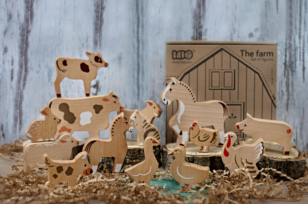 wooden farm animals toy set